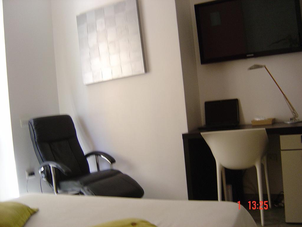 Bcomfort Hotel Cagliari Phòng bức ảnh