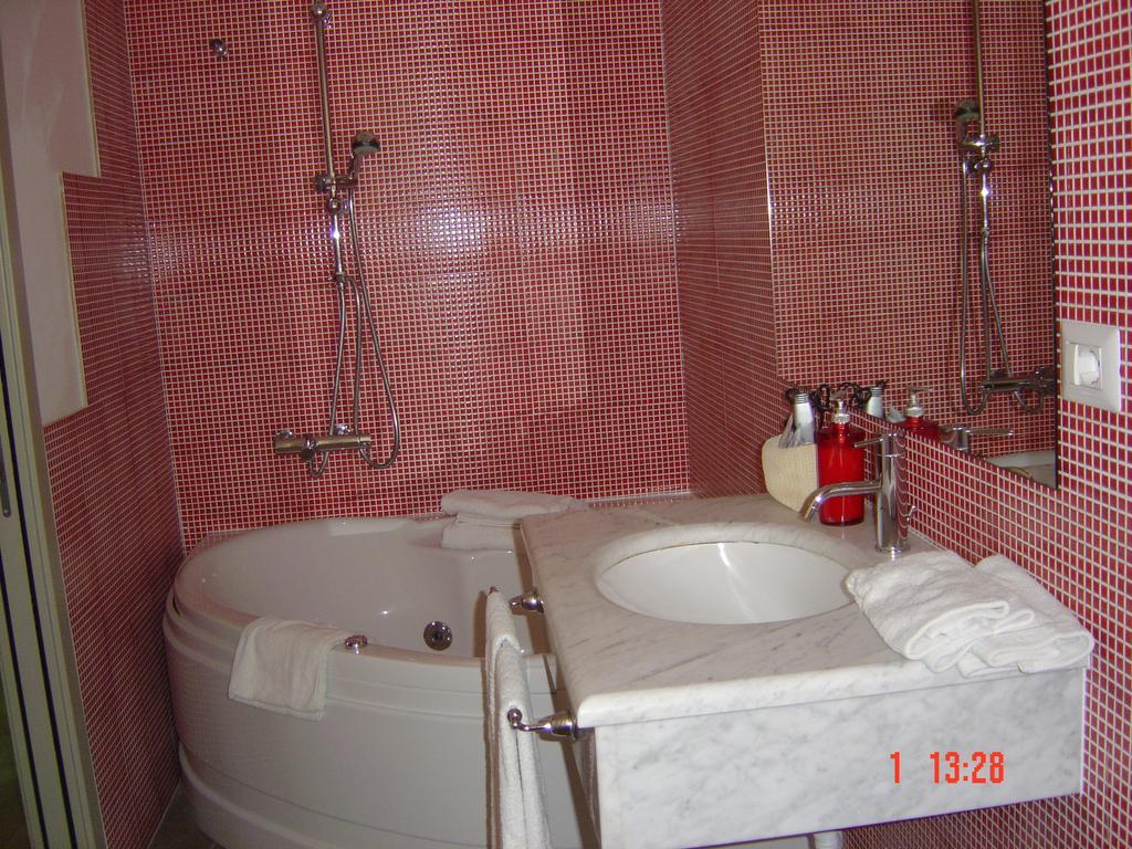 Bcomfort Hotel Cagliari Phòng bức ảnh